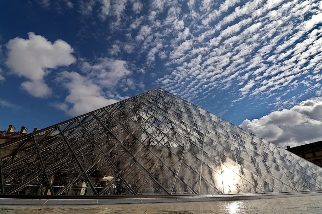 pyramid of the louvre, louvre museum, paris-5470926.jpg