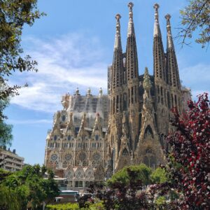 sagrada família, cathedral, architecture-552084.jpg