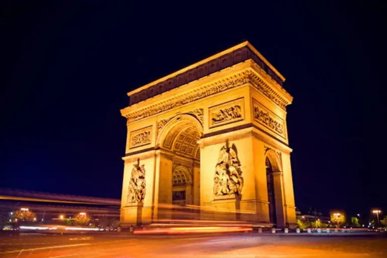 Arc de Triomphe_Paris_Private_guided_tour