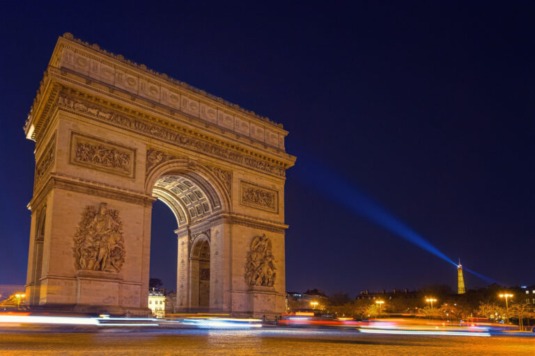 Arc_de_Triomphe_Paris_guided_tours_Private