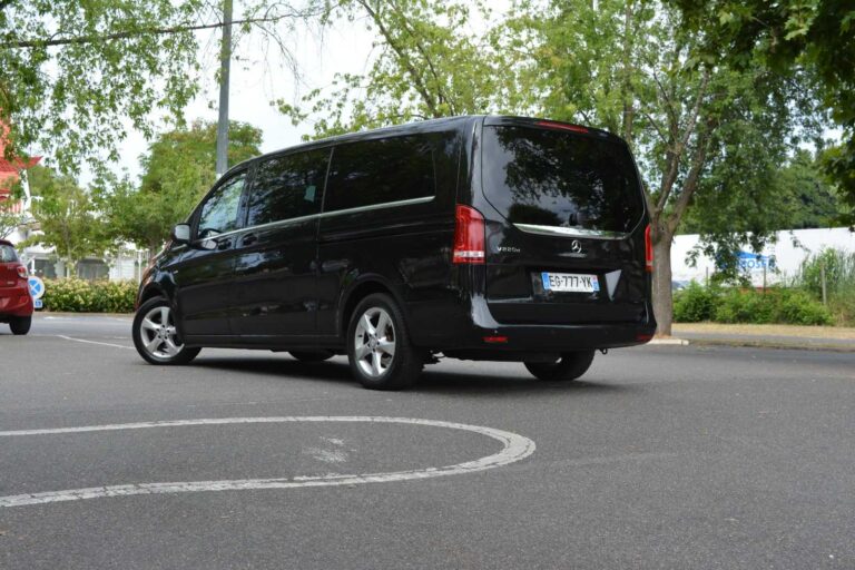 Paris_luxury_minivan_city_tour