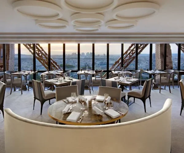 Le-Jules-Verne_paris_restaurant