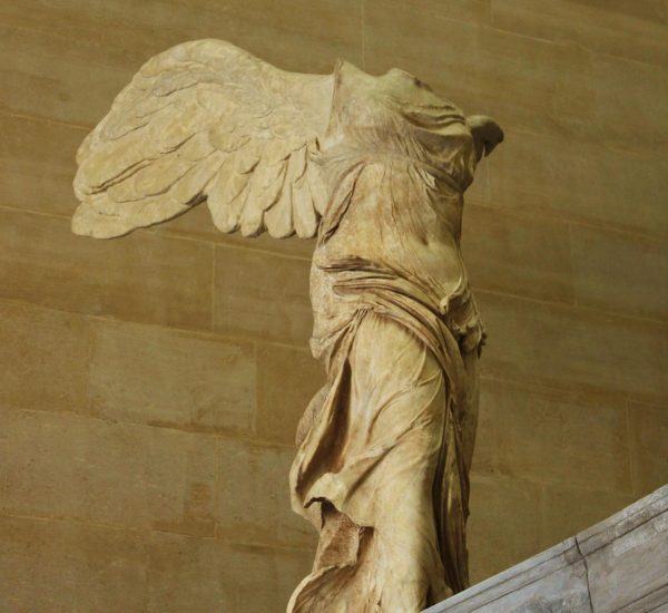 Versailles_palace_guided_tours_sculpture
