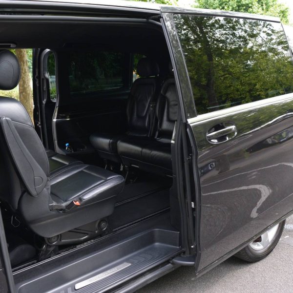 Luxury_Minivan_airport_transfer_Paris